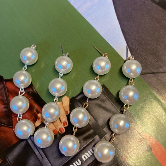 Pearl Drop Earrings ❤️ - Picture 4 of 5